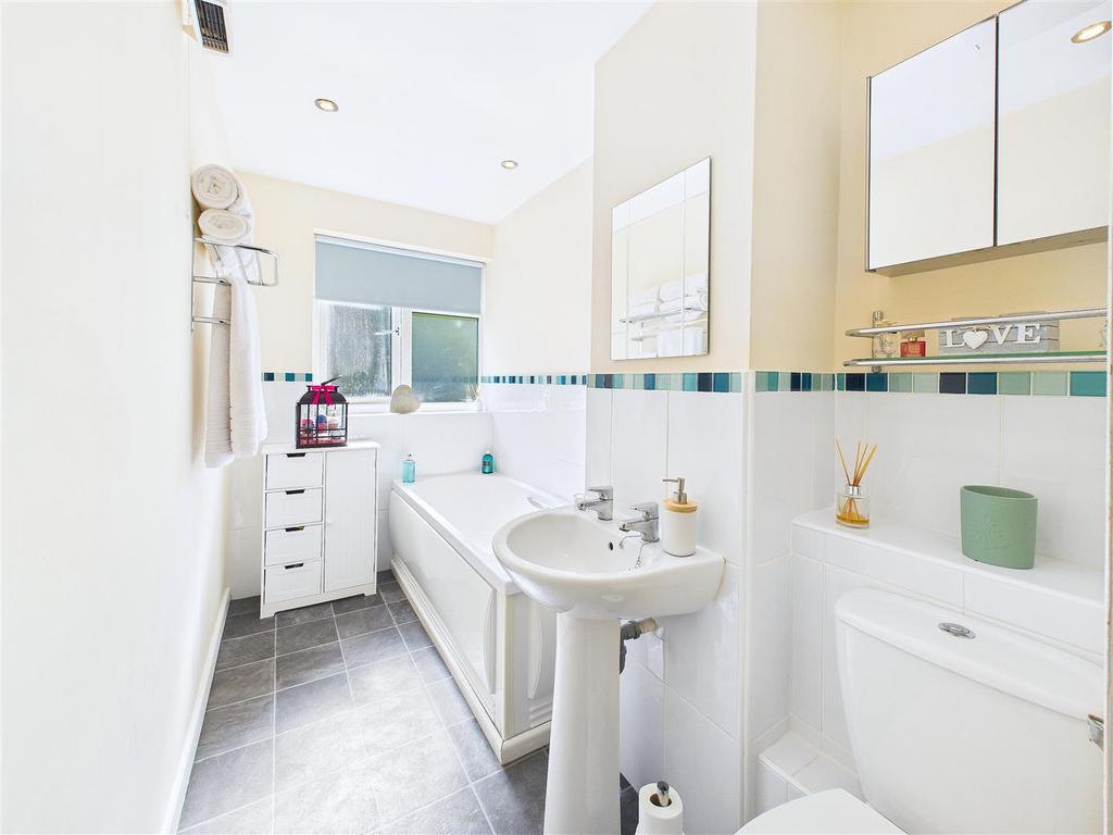 CAM04366 G0-PR0100-STILL004.jpg