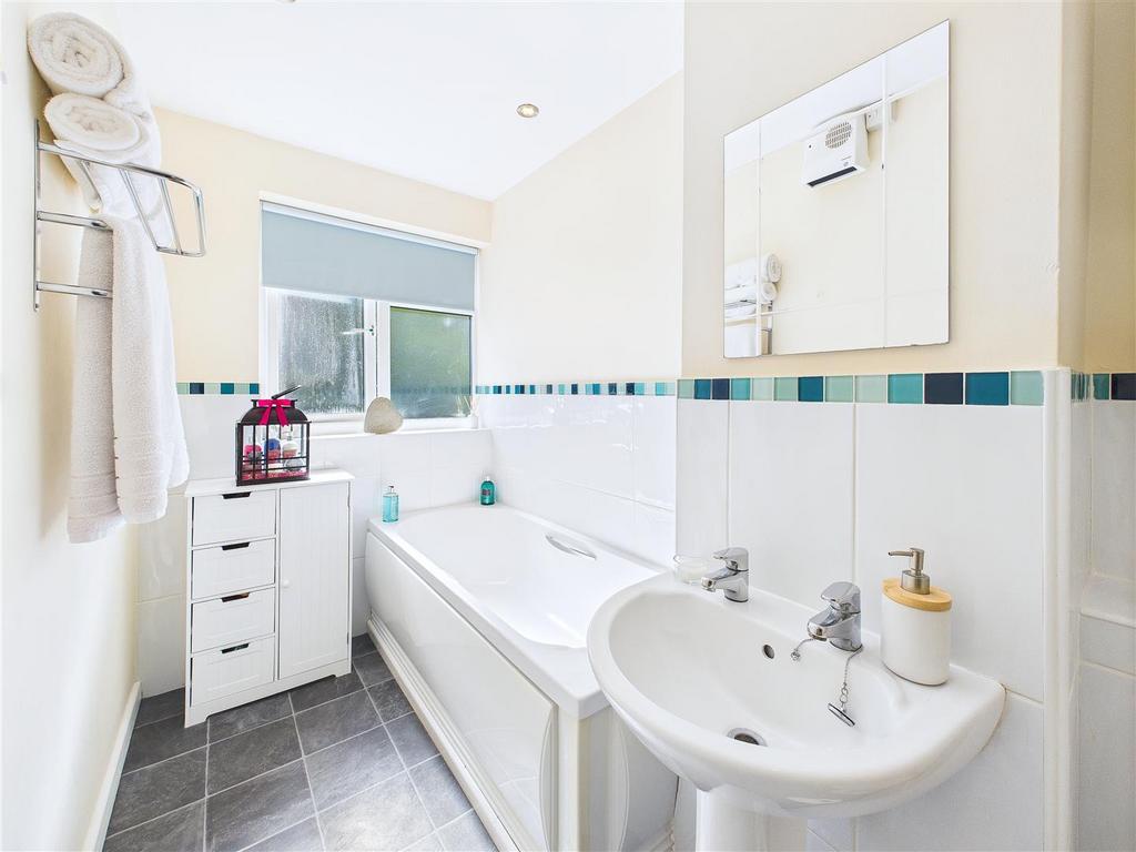 CAM04366 G0-PR0100-STILL005.jpg