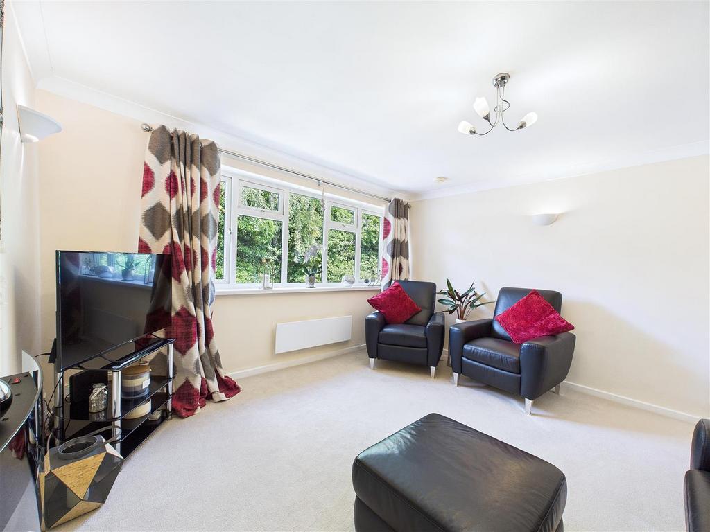 CAM04366 G0-PR0100-STILL012.jpg