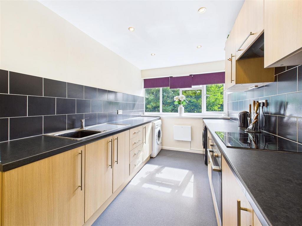 CAM04366 G0-PR0100-STILL009.jpg