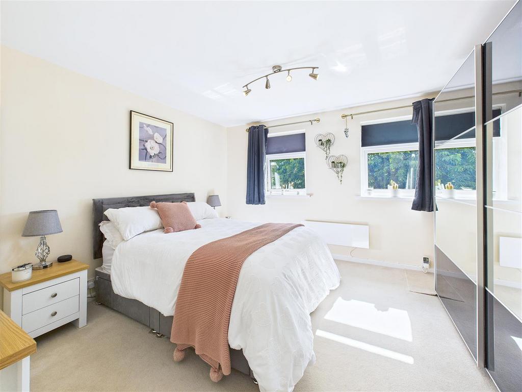 CAM04366 G0-PR0100-STILL001.jpg