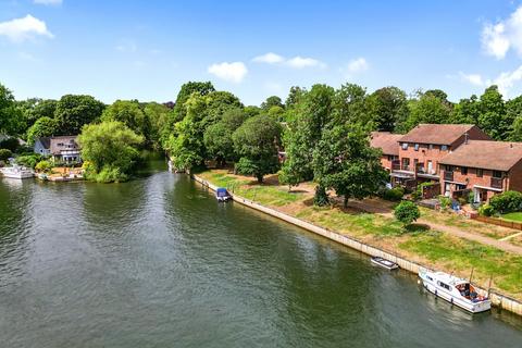 Island Close, Surrey TW18