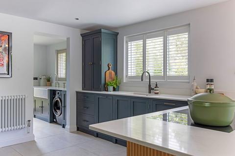 1 The Spinney, Cheltenham, GL52 3JX