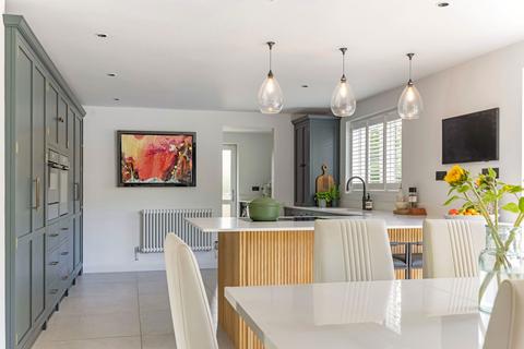 1 The Spinney, Cheltenham, GL52 3JX