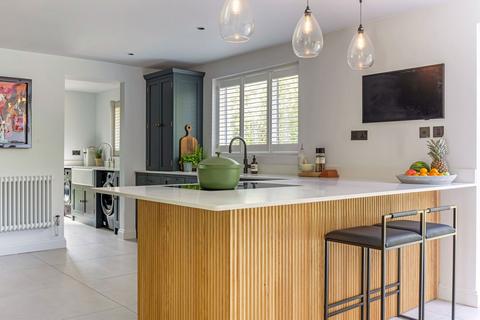 1 The Spinney, Cheltenham, GL52 3JX