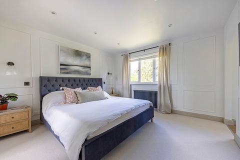 1 The Spinney, Cheltenham, GL52 3JX