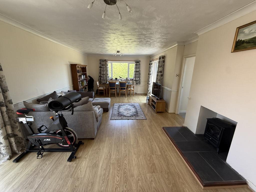 Lounge / Dining Room