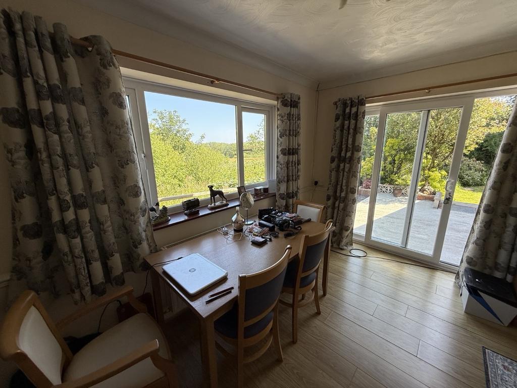 Lounge / Dining Room
