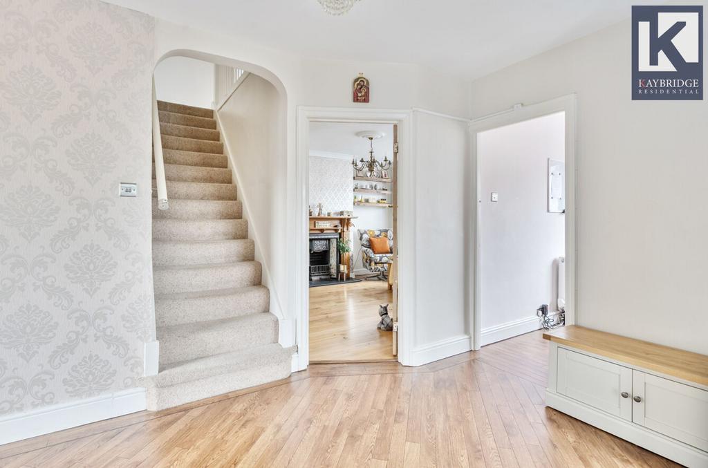 Seaforth Gardens, Epsom - KT19 0 LP