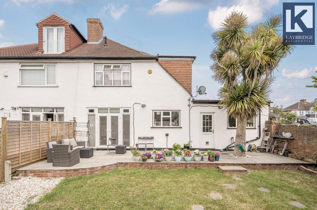 Seaforth Gardens, Epsom - KT19 0 LP