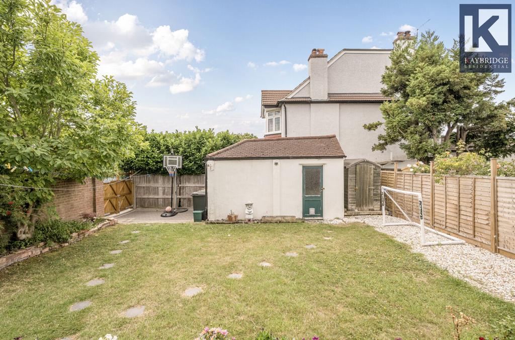 Seaforth Gardens, Epsom - KT19 0 LP