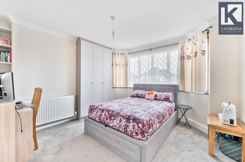 Seaforth Gardens, Epsom - KT19 0 LP