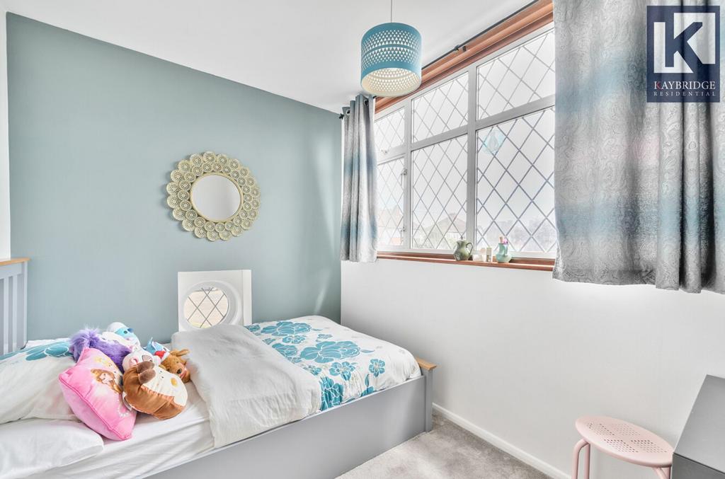 Seaforth Gardens, Epsom - KT19 0 LP