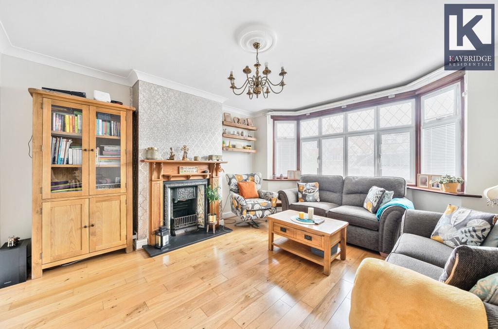 Seaforth Gardens, Epsom - KT19 0 LP