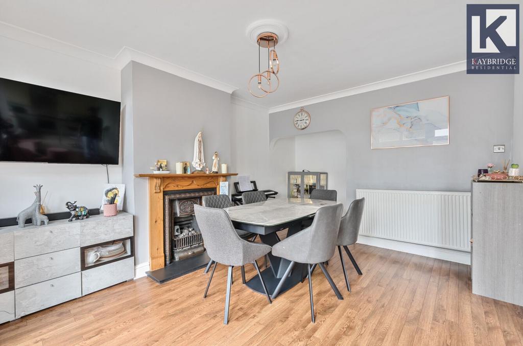 Seaforth Gardens, Epsom - KT19 0 LP