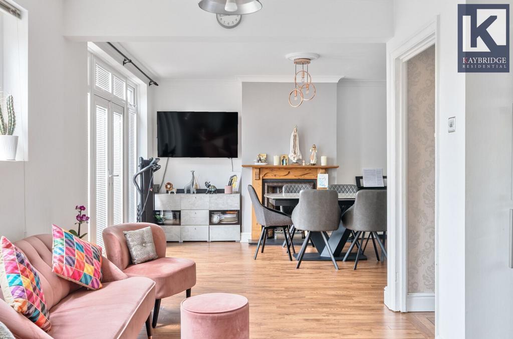 Seaforth Gardens, Epsom - KT19 0 LP