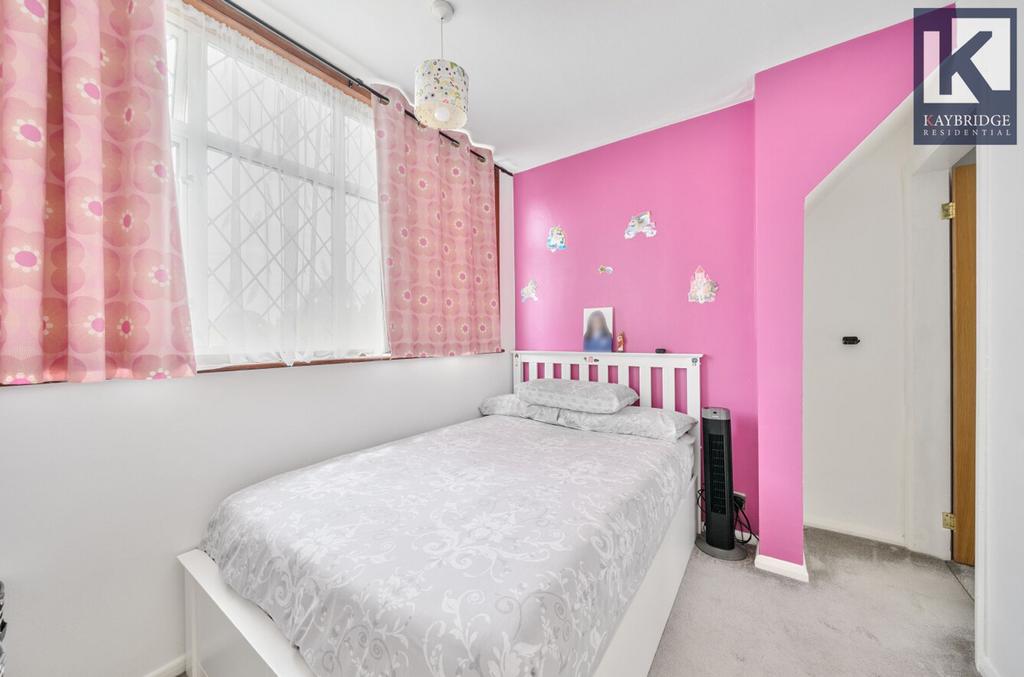 Seaforth Gardens, Epsom - KT19 0 LP