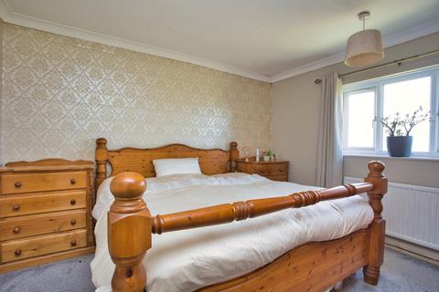 2 bedroom flat for sale, Albion Road, Eastry, Deal, CT13