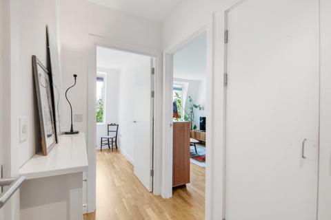 undefined, Oak Grove, London, NW2