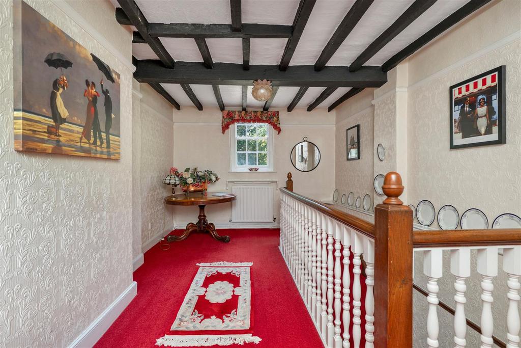 Galleried landing