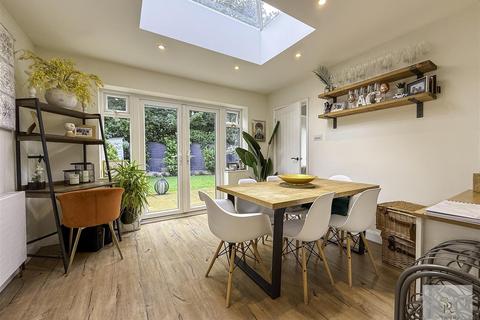 3 bedroom semi-detached house for sale, The Sonnets, Hemel Hempstead HP1