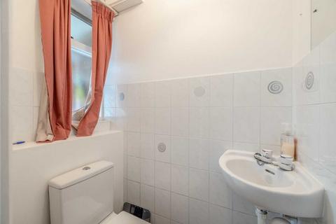 13 Burton Way, Windsor, SL4 4NJ