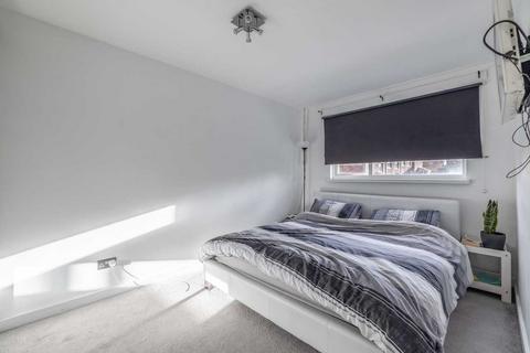 13 Burton Way, Windsor, SL4 4NJ