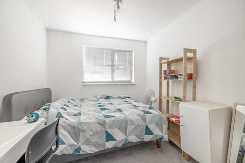 13 Burton Way, Windsor, SL4 4NJ