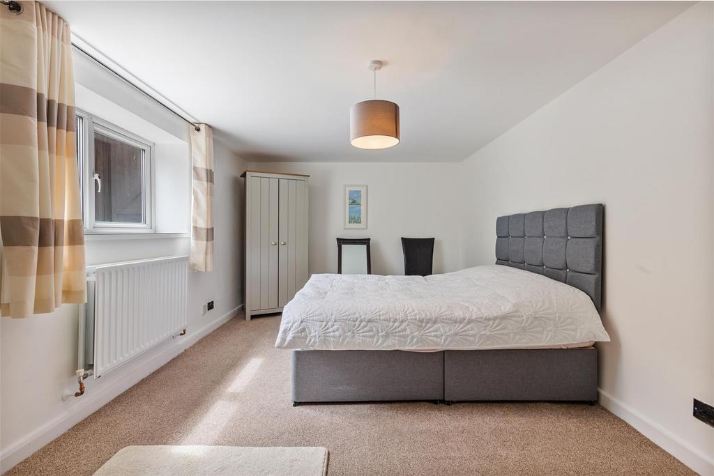 A24 - Pine Lodge Copythorne Road Brixham - 250609.
