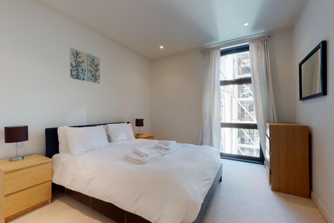 undefined, Discovery Dock Apartments, London, E14