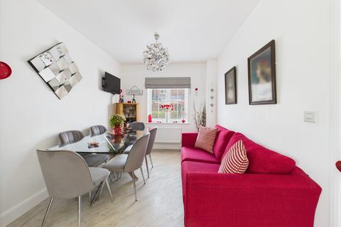 27 Summerhouse Drive, Sheffield, S8 8AD