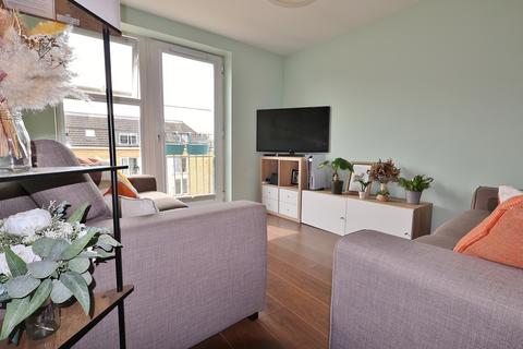 2 bedroom flat for sale, Watersmeet, Grove Road, Hitchin