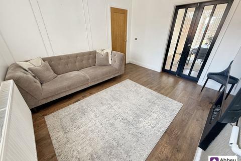 3 bedroom semi-detached house for sale, Avebury Avenue, Leicester, LE4