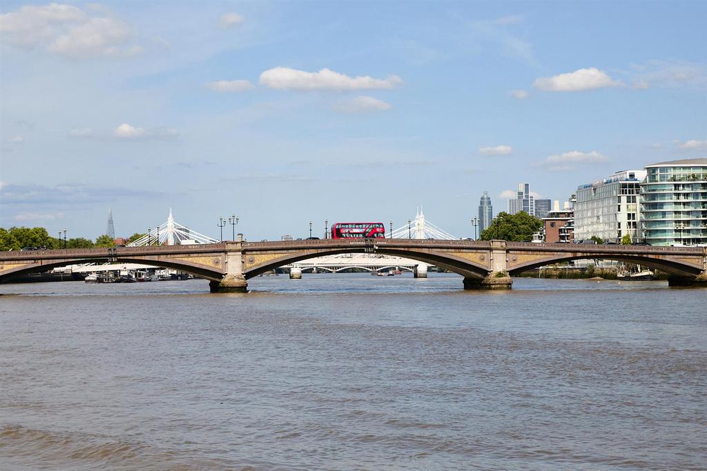 2 V1 A8279.jpg