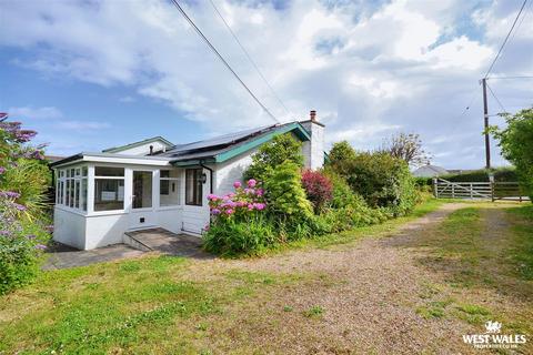 4 bedroom detached house for sale, Tresaith Road, Aberporth