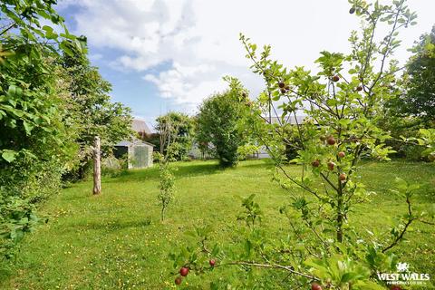 4 bedroom detached house for sale, Tresaith Road, Aberporth