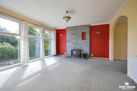 4 bedroom detached house for sale, Tresaith Road, Aberporth