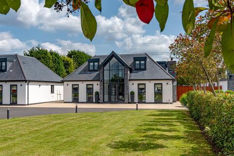 4 bedroom detached bungalow for sale, Meadow View, Mile Flats, Greensforge, Kingswinford