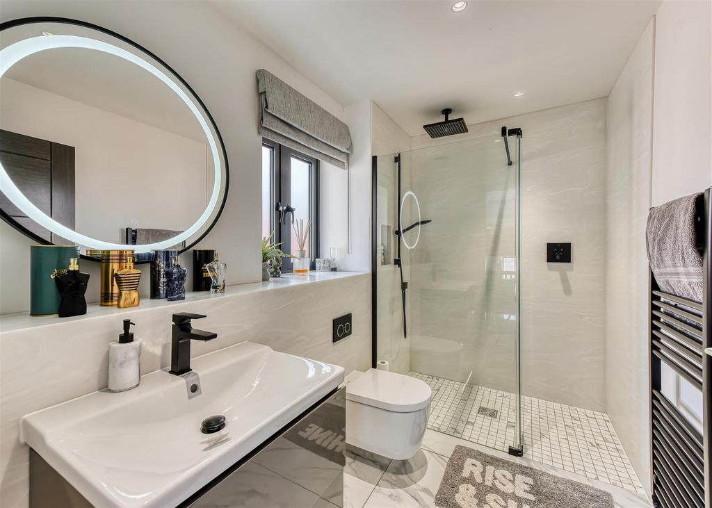 Meadow View, Mile Flat-Shower Room.jpg