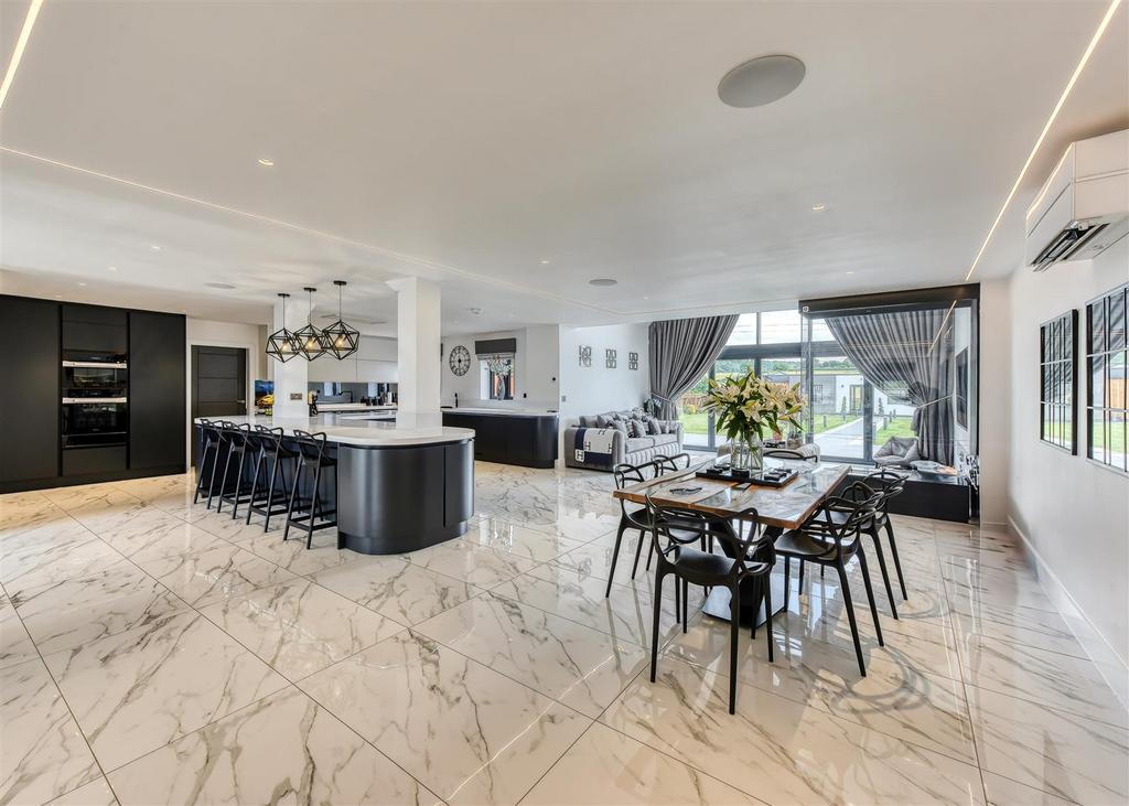 Meadow View, Mile Flat-Kitchen Family Room (4).jpg