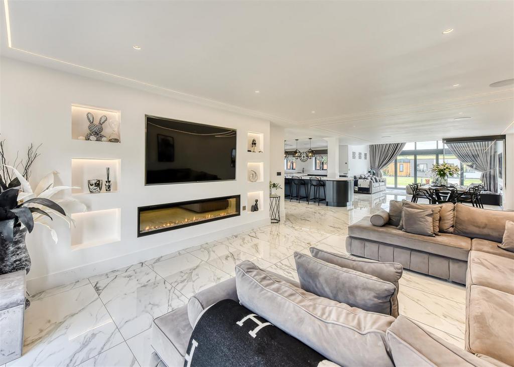 Meadow View, Mile Flat-Kitchen Family Room (10).jp