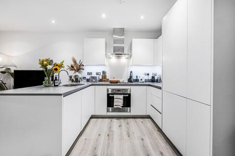 1 bedroom apartment for sale, Leonard Court, Meeting House Lane, London, SE15