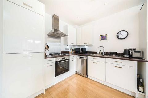 1 bedroom flat for sale, Milkwood Road, London SE24
