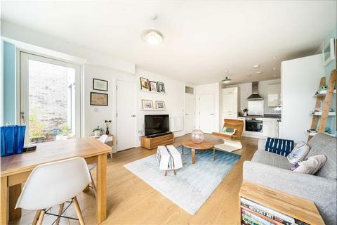 1 bedroom flat for sale, Milkwood Road, London SE24
