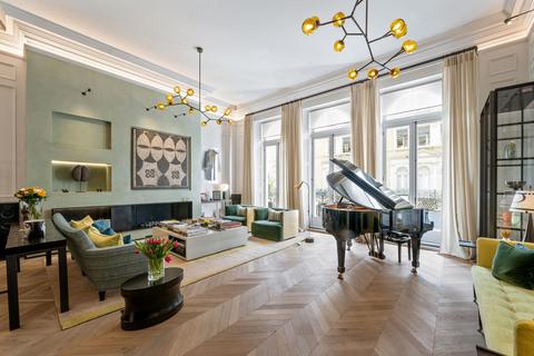 4 bedroom flat to rent, De Vere Gardens, Kensington, London, W8