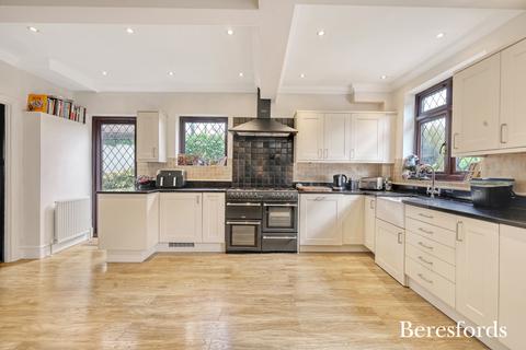 undefined, Honeypot Lane, Brentwood, CM14