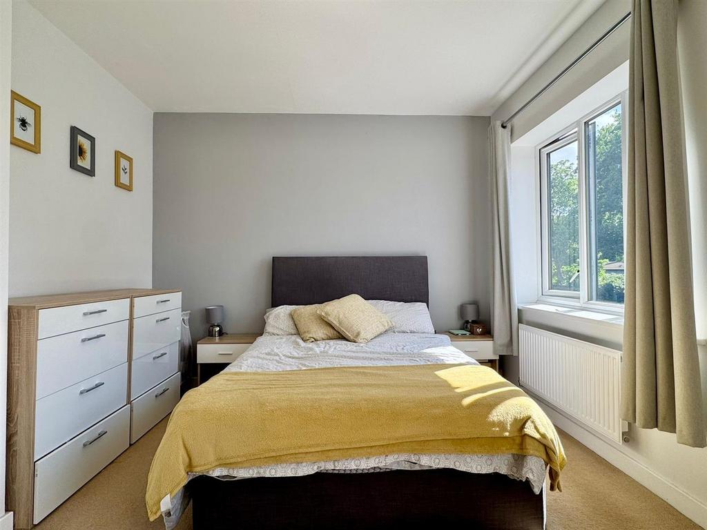 Bedroom 1 (2).jpg