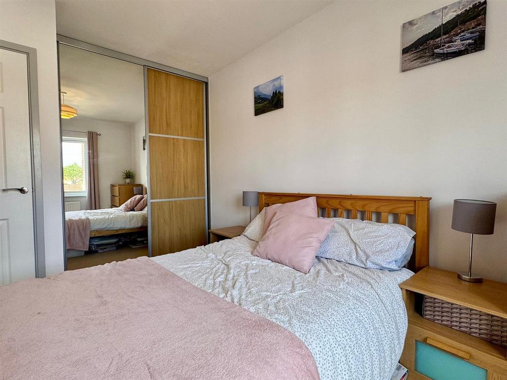 Bedroom 2 (1).jpg
