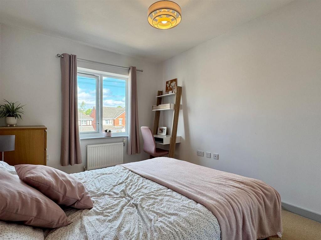 Bedroom 2 (2).jpg