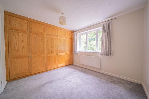 28 Burlish Avenue, Solihull, B92 8BF